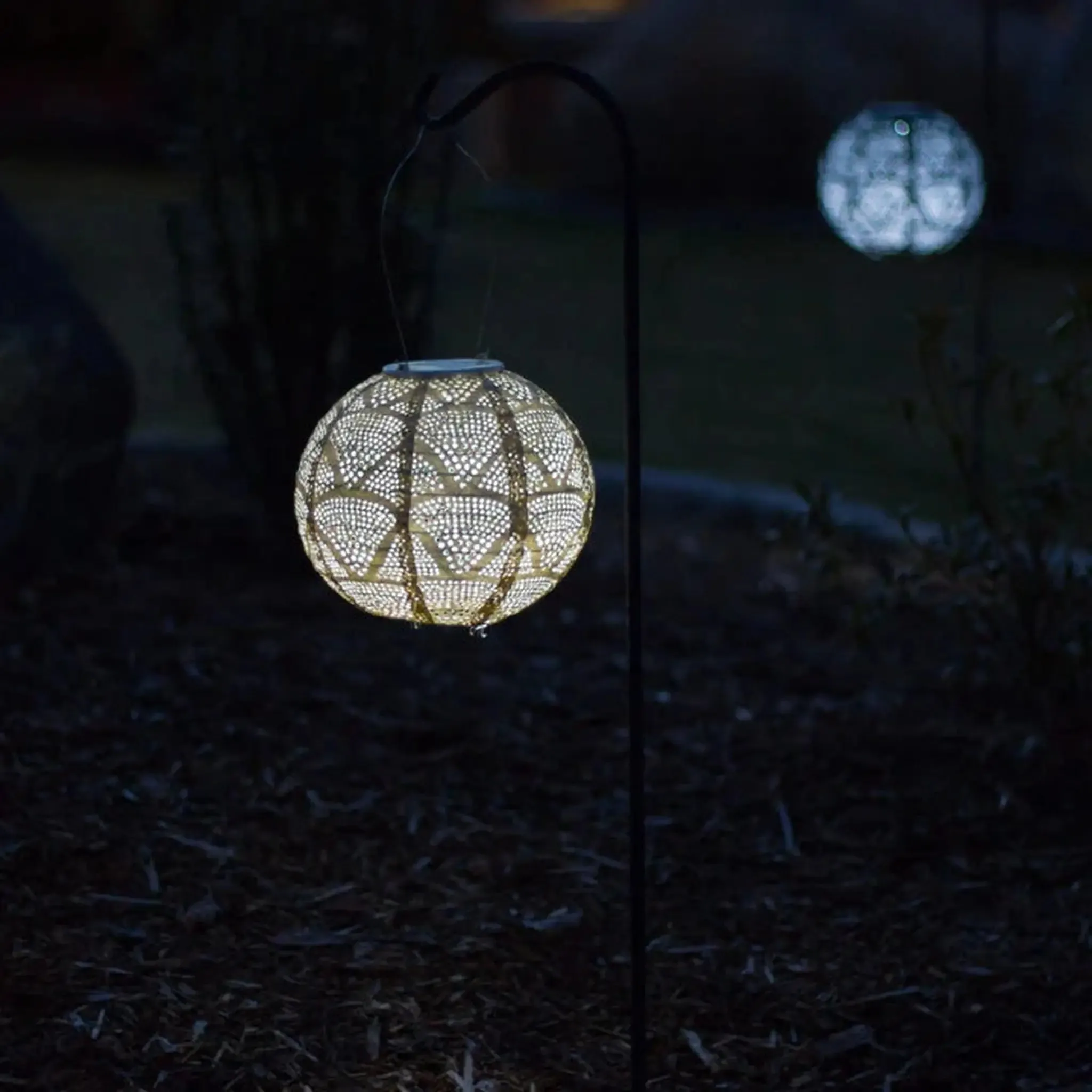 8" Globe Solar Lantern